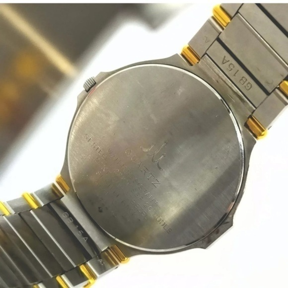 Seiko Credor 22k Bezel Watch - Picture 6 of 11